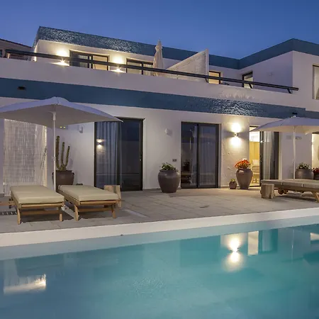 Luxury With Heated Pool Iii - Adults Only Apartment